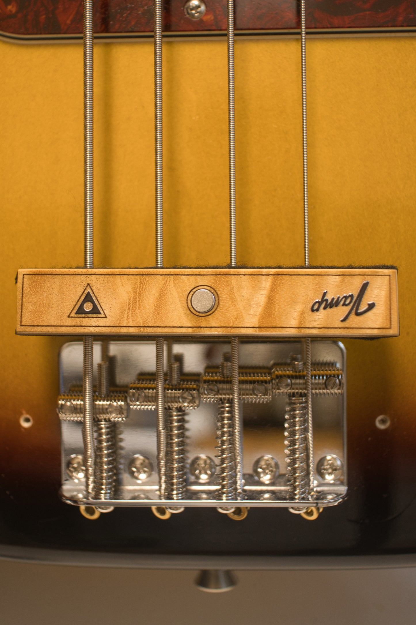 Vamp Bass Mute
