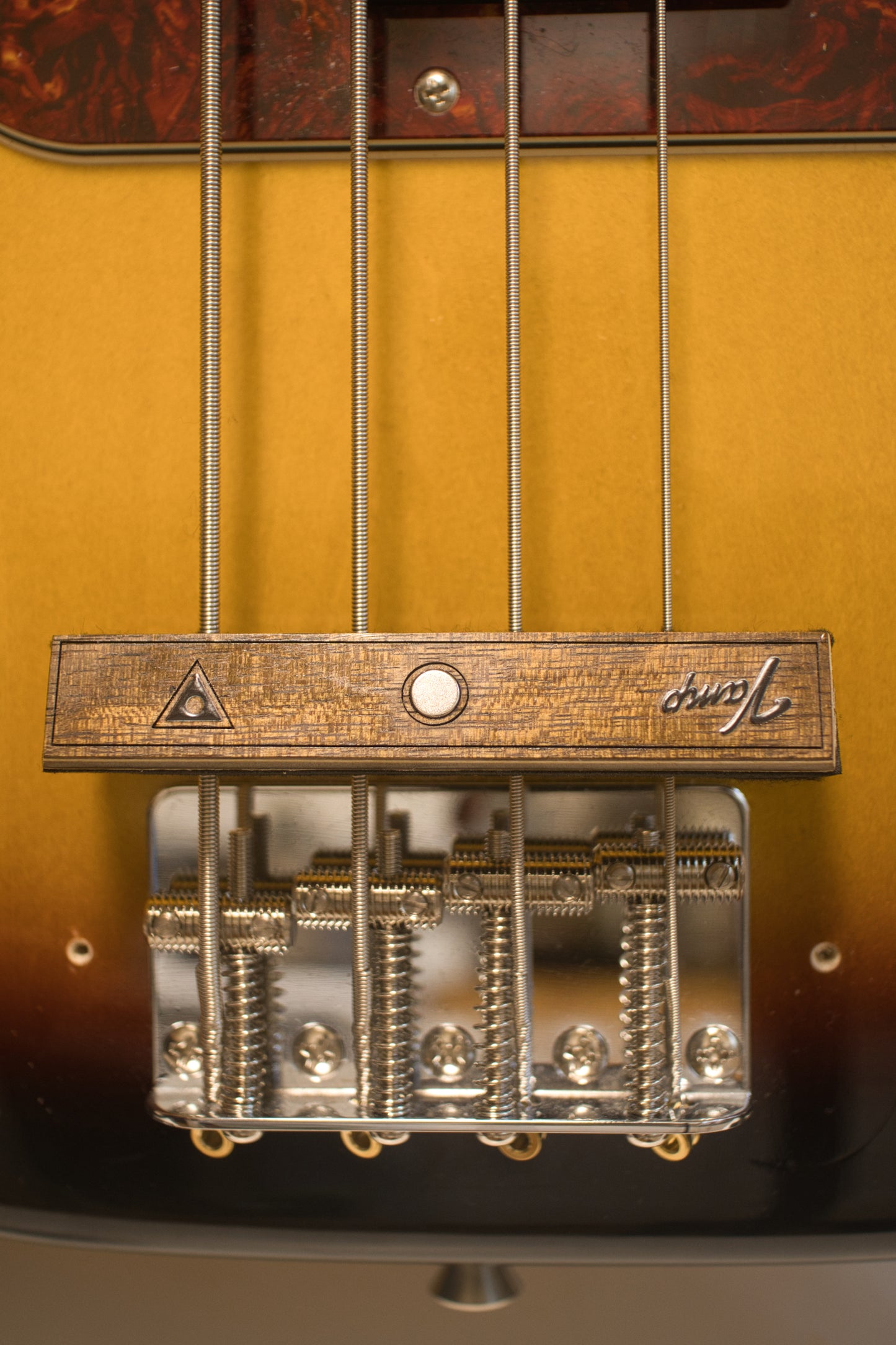 Vamp Bass Mute