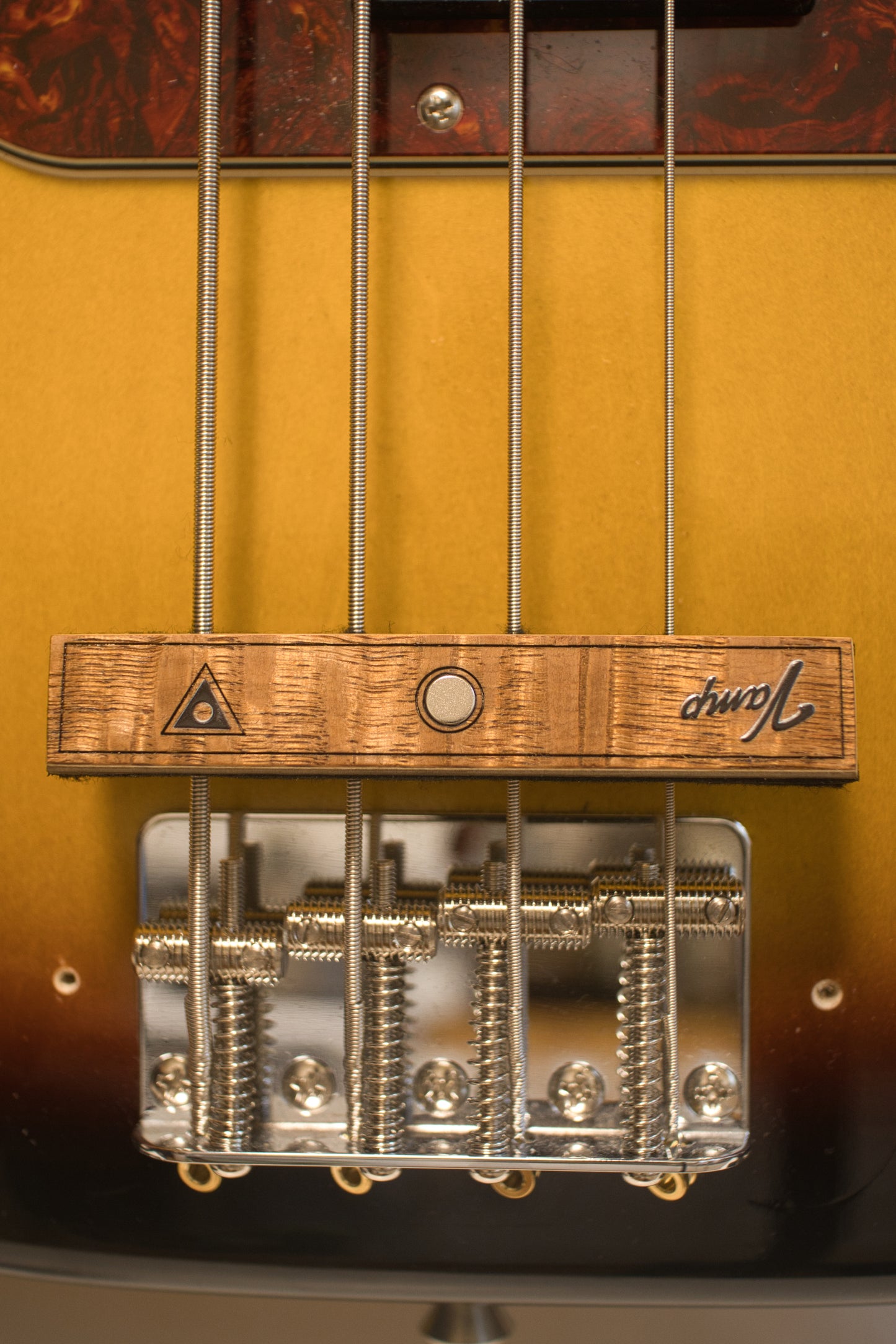 Vamp Bass Mute